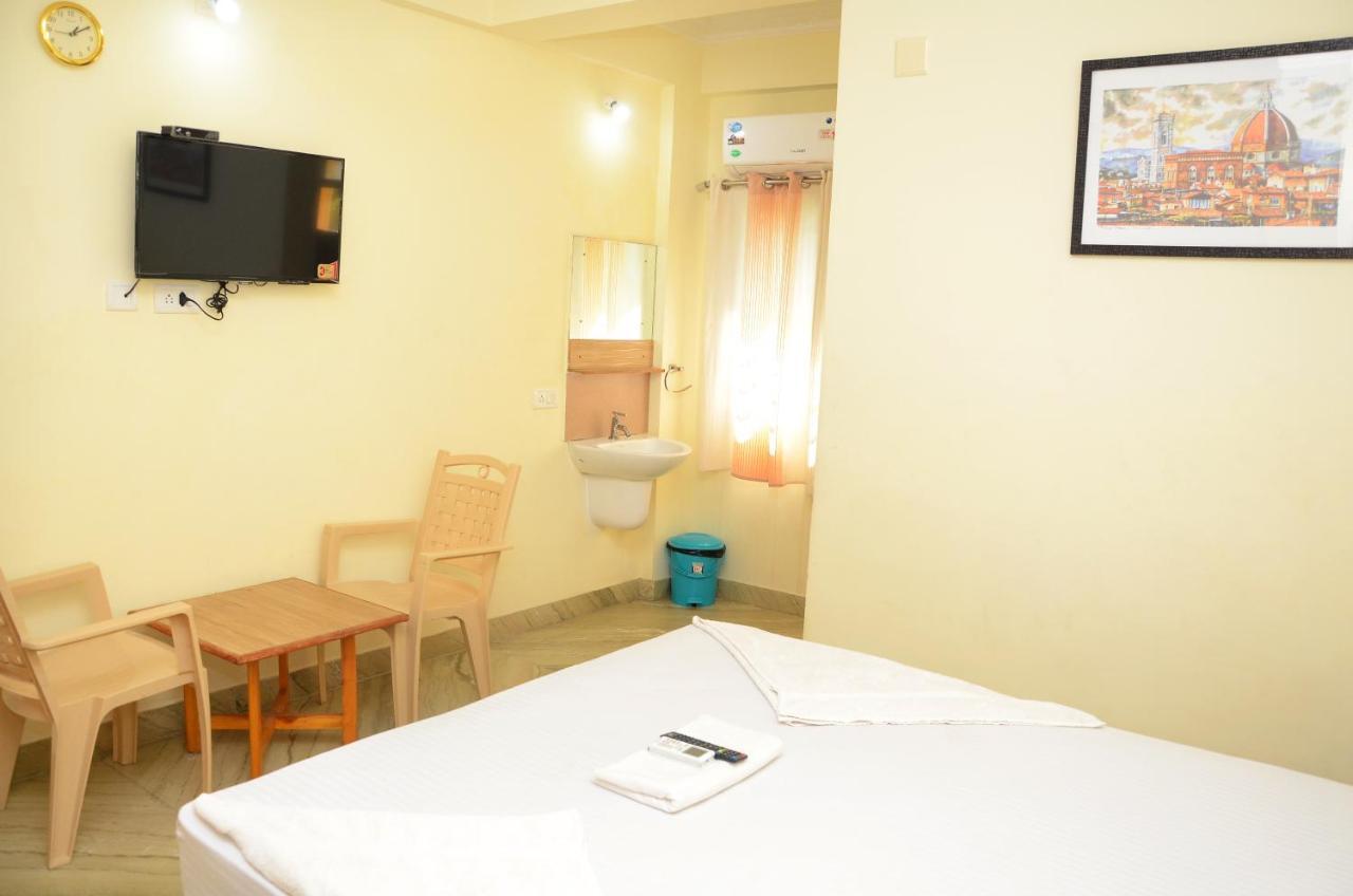 Hari Iyer Residency Hotel Tiruchchendur Exterior photo